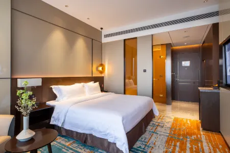 INFINITE SHINE HOTEL Отели рядом с достопримечательностью «Chenyong Park»