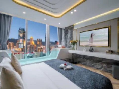 Chongqing Yunmu Lijin High-altitude River View Hotel (Jiefangbei Raffles City Branch) Hotels near Chaotianmen Square