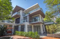 Taishan Yihe Quanwu Hot Spring Villa (Taishan Yihe Hot Spring City Shop) Hotels in Taishan