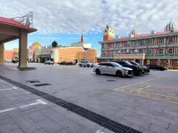 Urba Hotel (Russian Style Pedestrian Street) - Parking