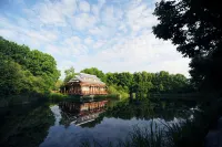 Jingbo Lake Feilongtan Villa (Jingxin Park)