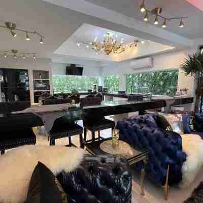 藝術泳池別墅 Rooms