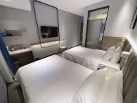 7Days Inn Chain Hotel (Zhongjiang Kuishan Park) - parking