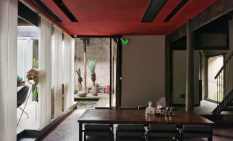 2. Domus Ho..