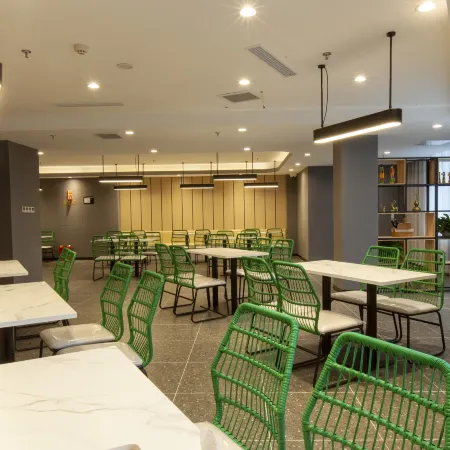 Shankee Tea Style Hotel (Chaoyang Lingyuan Hengfa Shopping Center)