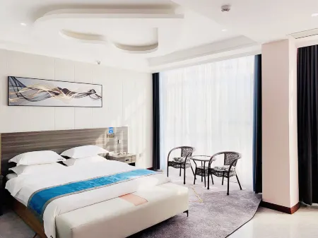 THE GOLDEN PALACE HOTEL Отели рядом с достопримечательностью «Sheqi Shanxi and Shaanxi Hall»