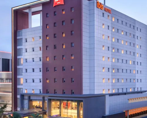 Ibis Surabaya City Center Hotels in Genteng