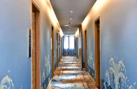 Wayne E-Sports Hotel (Zhuhai Daxin New Metropolis Doumen Bus Station) Отели рядом с достопримечательностью «Crocodile Island»