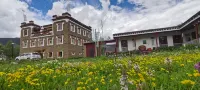 MINYAKONKAMOUNTAINVILLA Hotels in Yalong Village/Tywu Village Tomma Camping