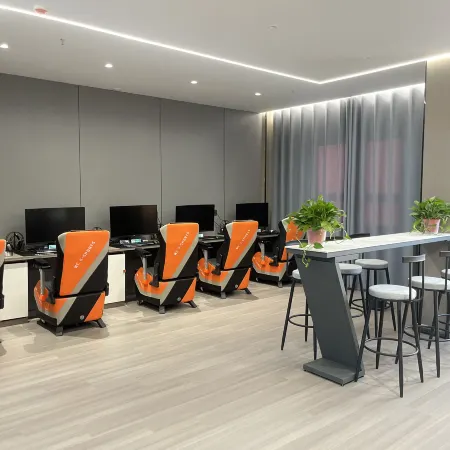 Guangde Longhui E-sports Hotel