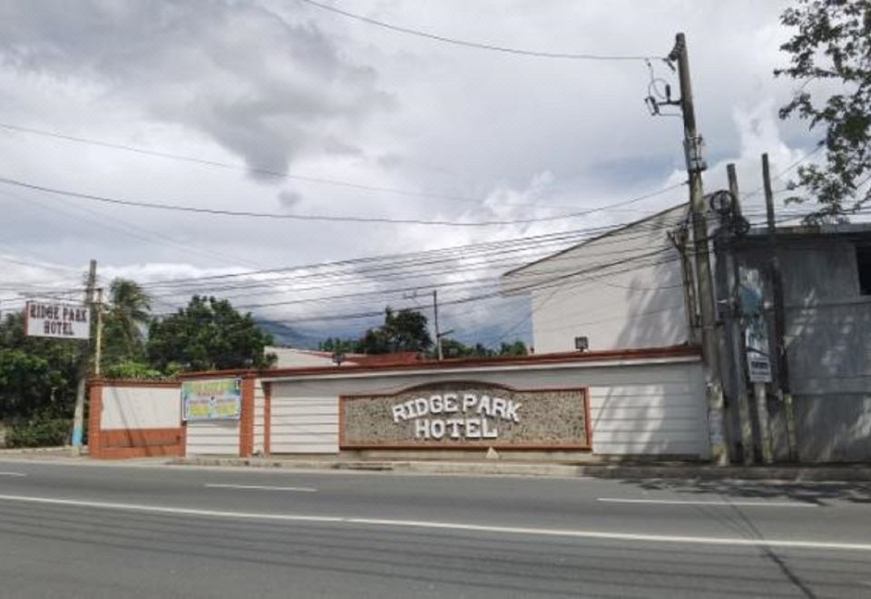Ridge Park Hotel