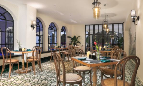 Yangshuo Antiya Hotel (Yulonghe Shili Gallery Store)