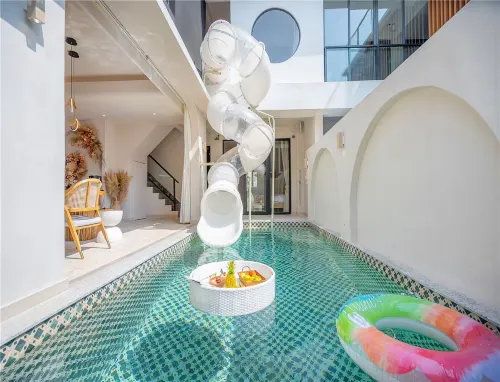 To the Far Tour Holiday Villa (Huizhou Huilin Hot Spring Branch)