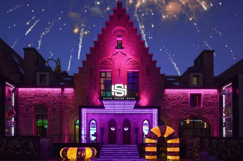 SPACE  DESIGN  HOTEL Các khách sạn ở Đại Liên