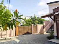 Risqia Homestay Syariah Hotel di PasarKemis