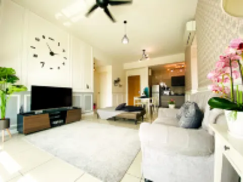 The Icon @ Conezion Golf View Netflix at IOI City Mall โรงแรมในเซอร์ดัง