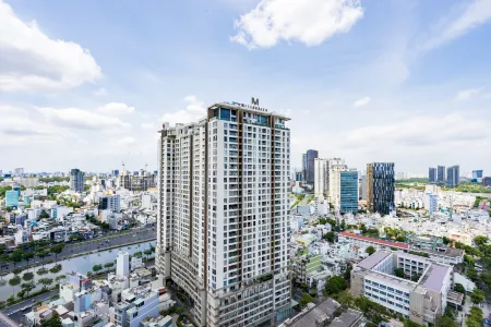 Cozy Nest by Henry - River Gate Apartment