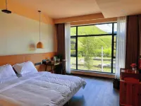 Kangding Huayu Wangshan Homestay (Jiagenba) Hotels in Yalong Village/Tywu Village Tomma Camping