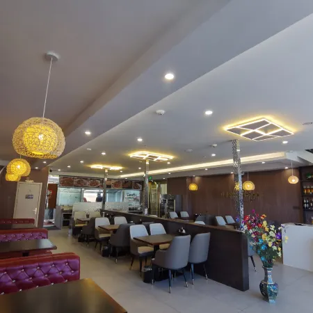 Flower Language Hotel -ThousandsLakelRoadroBurjinrjin)