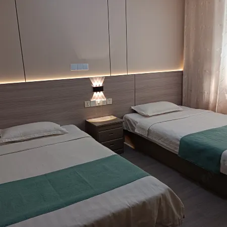 Feixian Tongyue Hotel (Oriental Shopping Plaza)