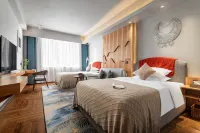 Sunny Day designer art space residential accommodation (Libo food street shop)