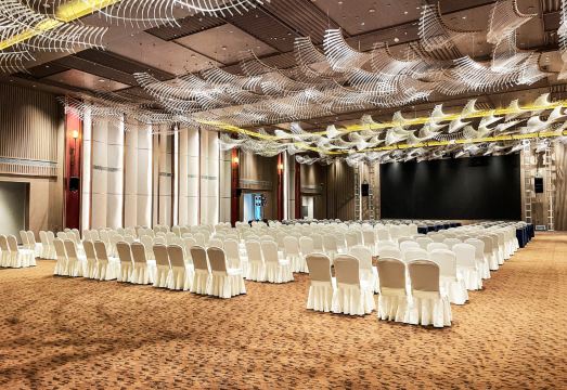 Holiday Villa Hotel & Suites, Weihai, Shandong, P.R.C Hotel Overview