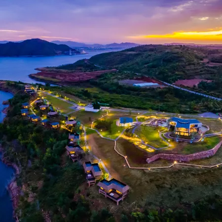 Trip.com Group Country Retreats (Henan Ruyang Waterside)