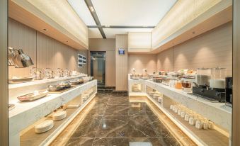 Poltton International Apartment (Qingyuan Qingcheng District Government Poly Plaza Branch)
