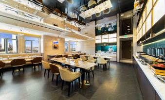 Brilliant Hotel (Urumqi South Station Dehui Wanda Plaza Branch)
