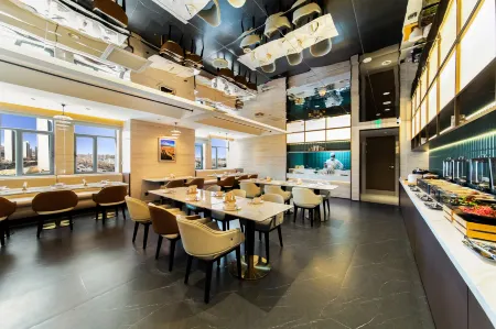 Brilliant Hotel (Urumqi South Station Dehui Wanda Plaza Branch) Отели рядом с достопримечательностью «Xinjiang University Gymnasium»