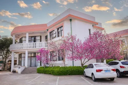 Ndaihe  Yihai Bieyuan (Xianluo Island Store) Отели рядом с достопримечательностью «Hebei Institute of International Business and Economics - Comprehensive Building»