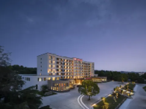 Hilton Garden Inn Zhangjiajie Tianmen Mountain Hotels near Zhangjiajie Airport