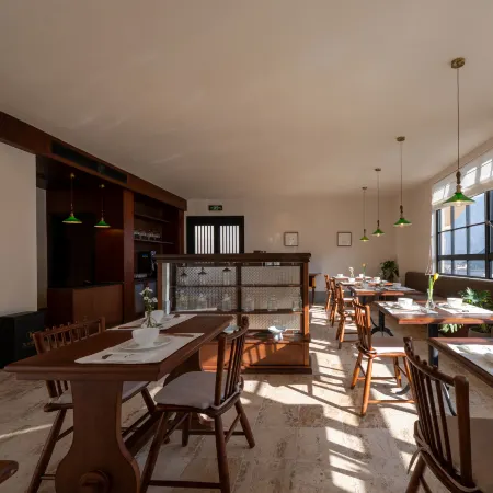 Shanchuan Suji Hot Spring Resort Hotel (Hailuogou Glacier Forest)