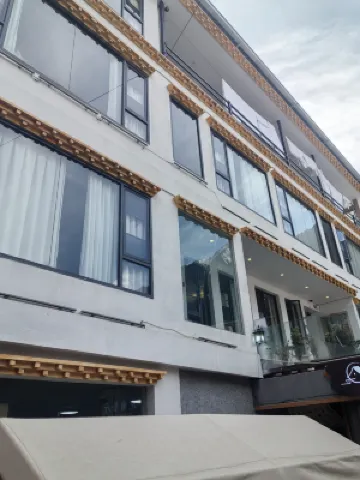 MeiliCloudHostel 雨崩れ周辺のホテル