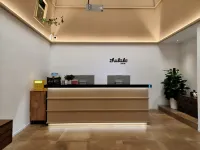 Zhulala HOSTEL (Beijing 798 Art District Jiangtai Subway Station)