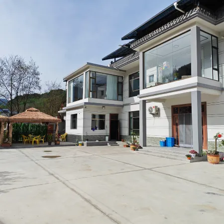 Xishan Homestay (Maiji Mountain Scenic Area)