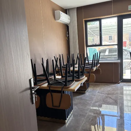 Longsheng Business Hotel
