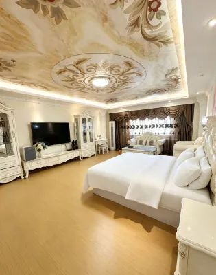 โรงแรมฮอลิเดย์ อินน์ ปักกิ่ง แมนเนอร์หรูหรา โรงแรมในน้ำพุร้อนเซียวตันชาน