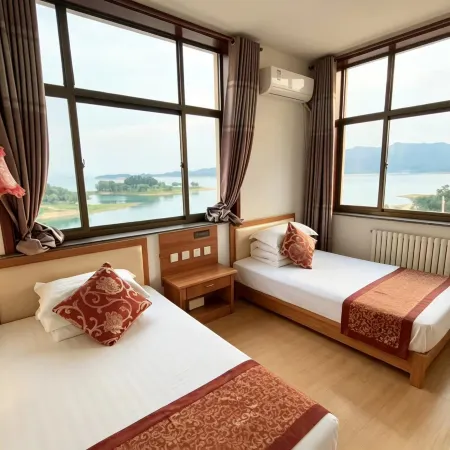 Xibaipo Jinbo Lake Guest House