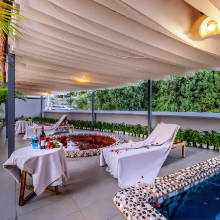 Xijin Hot Springs Garden Hotel (Kunming Changshui International Airport T1 Terminal)