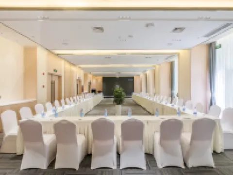 Atour Hotel (Suining Chuanshan High-speed Railway Station) Hoteles en Suining