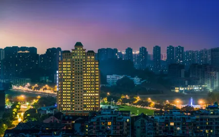 Ease Hotel · Zhi (Yichang East Station Wuyi Plaza) Отели рядом со станцией Yichang East Railway Station