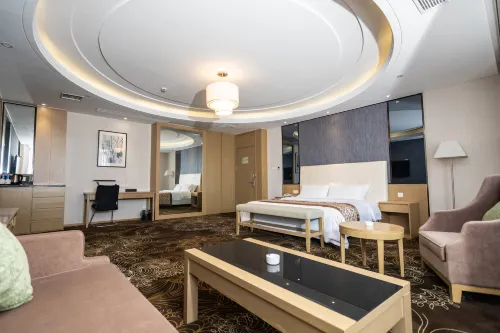 Jingda Hotel (Yizheng Wanda Plaza) - parking