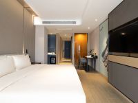 宁波外滩路劲新天地亚朵酒店 - 几木大床房