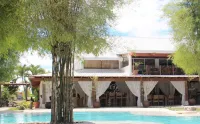 Almont Inland Resort - Rooftop Pools