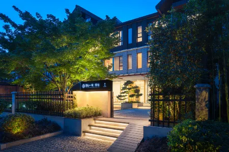 Julong Town Hotel Отели рядом с достопримечательностью «Haiyun Sand Beach»