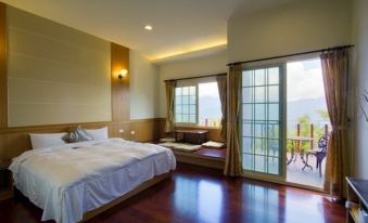 Maple Leaf Holiday Villa