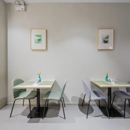 Homeinn Selected Hotel (Lishui High-Speed Railway Station Wanda Plaza)