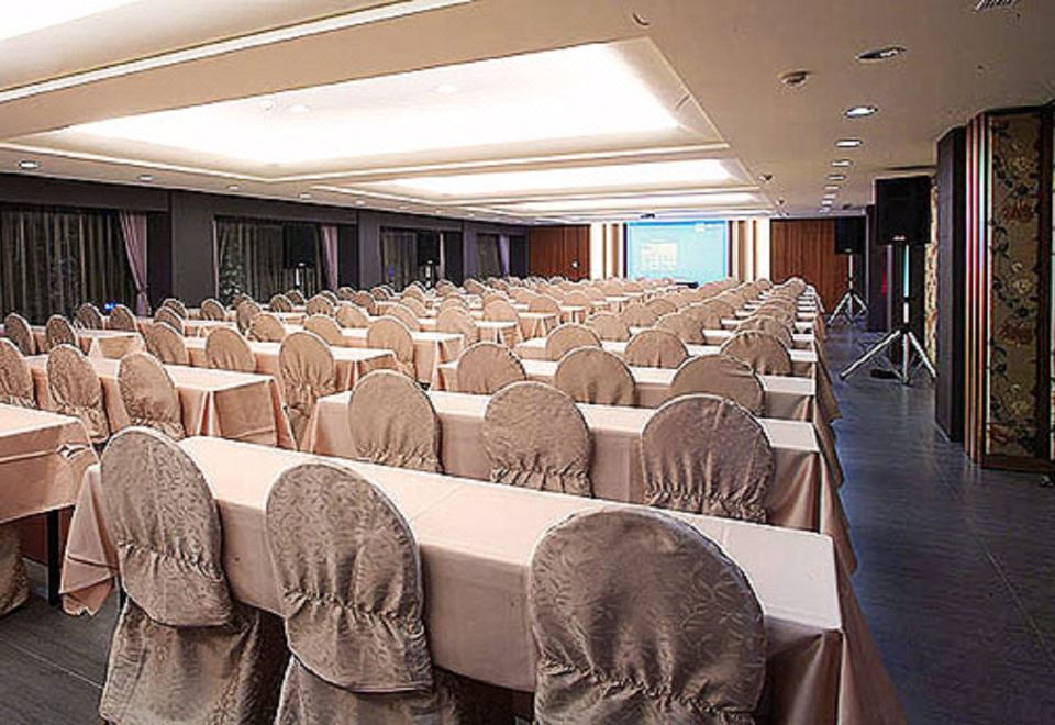 1. 호야 핫 스프링..