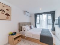 趣住国际公寓(广州芳村西朗地铁站店) - 商务甄选两房3床套房